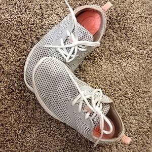 Womens size 7 Crocs  Like New! CLOSET CLEANOUT TIME!